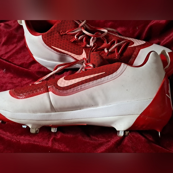 Baseball cleats - Picture 2 of 11